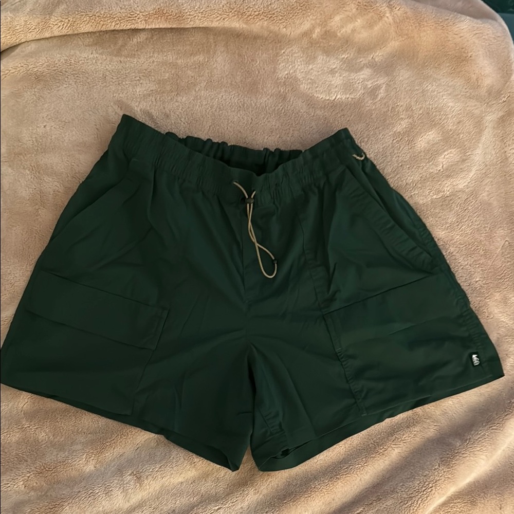 REI Green women’s trail made shorts